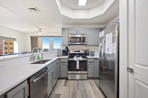 Fully furnished and equipped kitchen