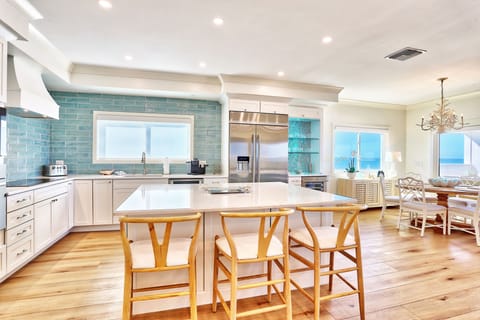 Extra Seating at Kitchen Island