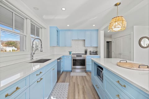 ab538974-1793-443e-ae5f-1f3c7624e3ff