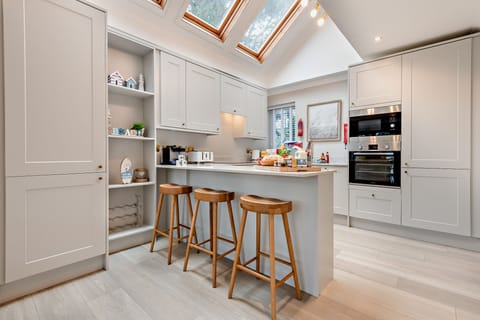 a9de4447-de5f-47b3-a686-5e1a6071a220