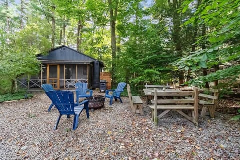 Private Outdoor Fire Pit & Seating Area