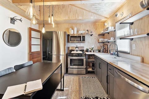 Fully Equipped Kitchen with Dining Bar