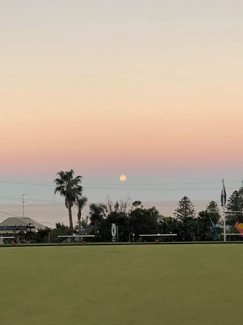 overlooking the ocean from Wombarra Bowlo