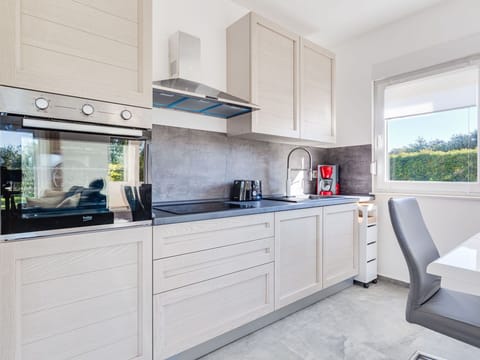 Plant, Sky, Table, Cloud, Furniture, Chair, Tree, Shade, Natural Landscape, Outdoor Furniture