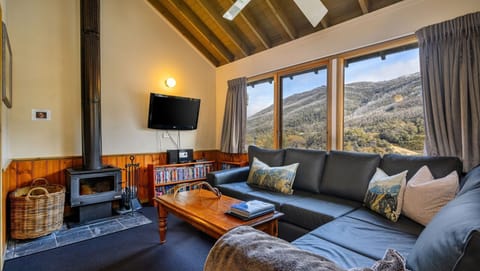 Banjo 5 Living Area