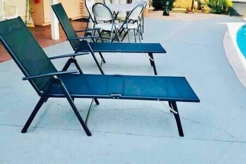 B69440d3 004c 4b8a a8f4 dcbf8e648aed