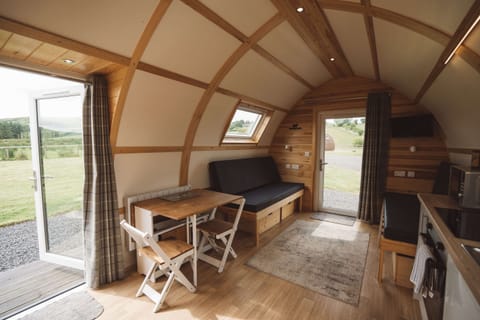 Living Room / Lounge