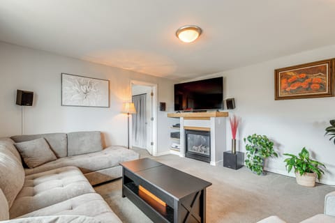 Central City Vacation Rental | 4BR | 2.5BA | 1 Step to Enter | 1,800 Sq Ft