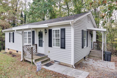 Rock Hill Vacation Rental | 3BR | 1BA | 5 Steps to Enter | 1,000 Sq Ft