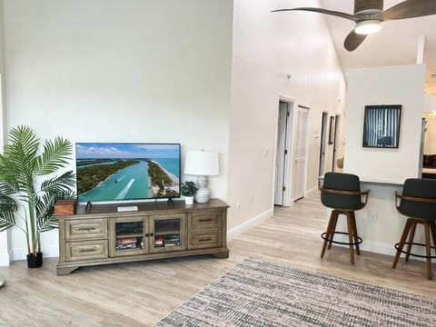 2BR at Sandpiper Cove – Pool, Bay, Beachwalk (220)