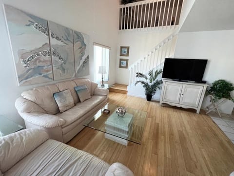 Open Deck – 2BR Loft Condo with Bay Views (739)