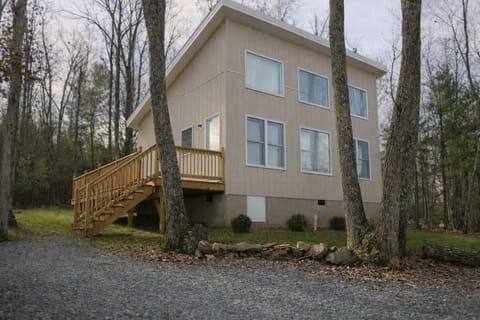 Welcome to Blue Rock Escape - a pet friendly location near town, yet far away from everyone.