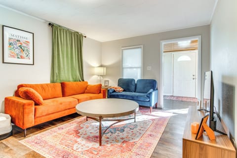 Robinson Vacation Rental | 2BR | 1BA | 850 Sq Ft | 2 Steps to Enter