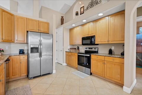 Fully-equipped kitchen