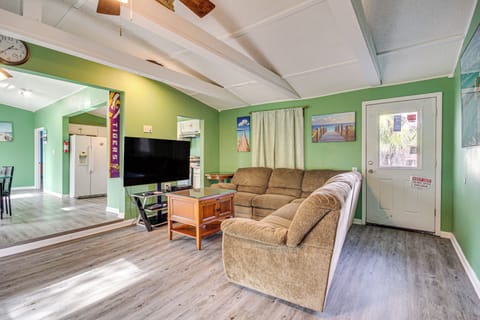 Living Room | Smart TV | Books