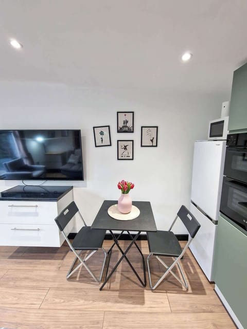 Enjoy the convenience of a modern, fully stocked kitchen with all the essentials, including a coffee machine for your morning brew.