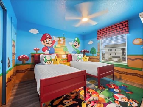 Bedroom 7 Upstairs Twin Bed with Jack&Jill Bathroom Tub/Shower Sleeps 2 Mario