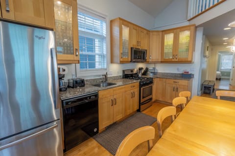 Main Level | Kitchen