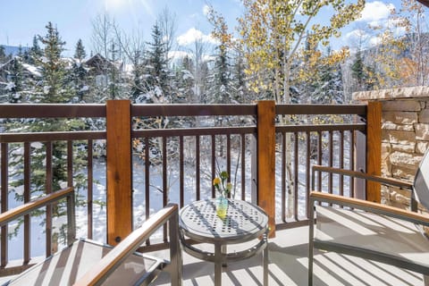 Calming Queens Private Balcony