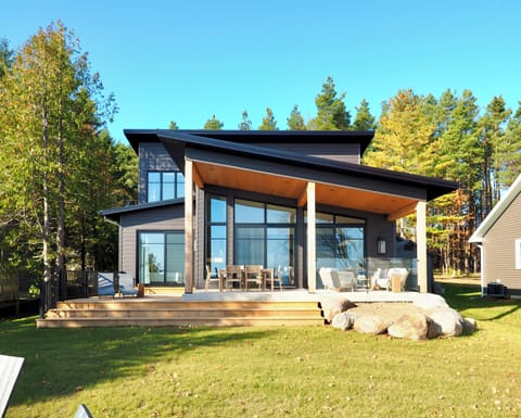 EXTERIOR - WATERSIDE