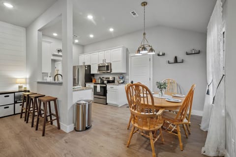 Seating for 3 at the kitchen counter!