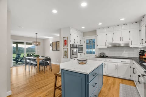 Open concept kitchen and dining area.
