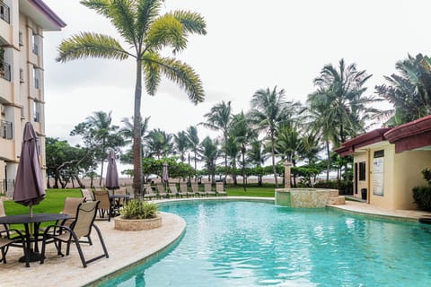 Beautiful pool area exclusively for guests, with a view of the beach.