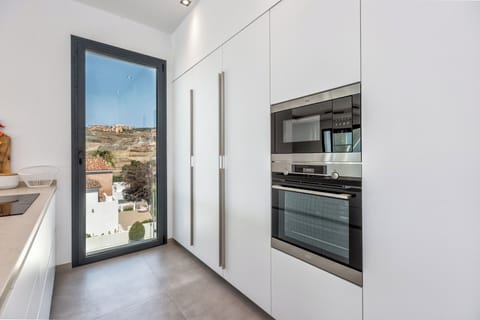 fridge, oven, micro wave