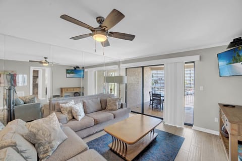Welcome to Seaside Beach & Racquet 2307!