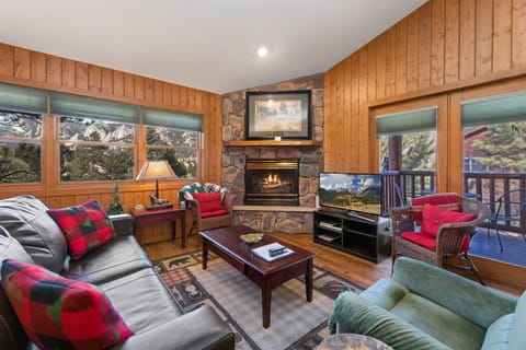 C4 Living Room