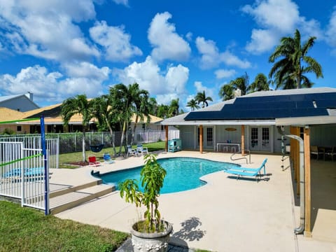 Outdoor Area – Pool