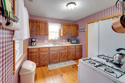 Kitchen | 1st Floor | Drip Coffee Pot (Bring Your Own Coffee)