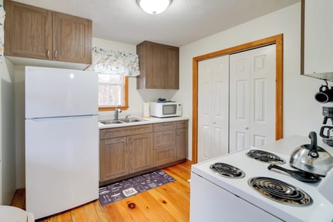 Kitchen | 1st Floor | Drip Coffee Pot (Bring Your Own Coffee)