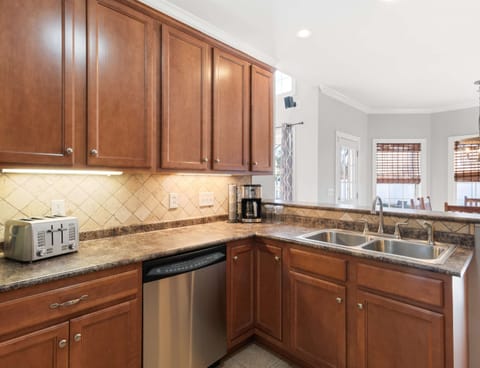 Fully equipped kitchen