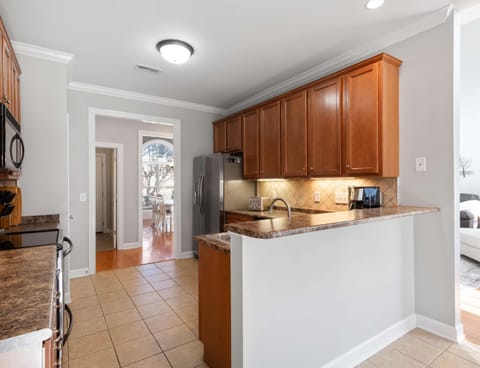 Fully equipped kitchen