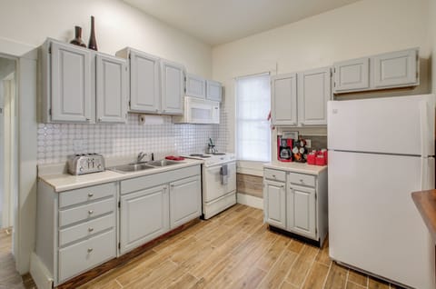 Kitchen | Cooking Basics | Drip Coffee Maker | Toaster