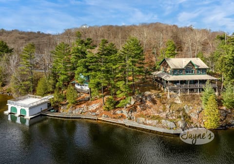 Morning Belle - Lake Side