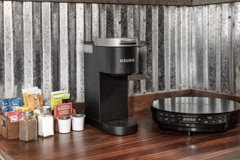 We provide a selection of coffee, teas and snacks on the kitchen counter. A variety of sparkling waters and drinks are stocked in the refrigerator for your initial enjoyment.