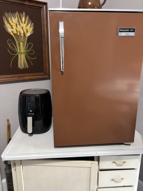 Not a full kitchen. Mini fridge, air fryer