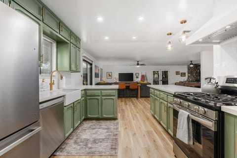 Fully stocked kitchen with all the essentials
