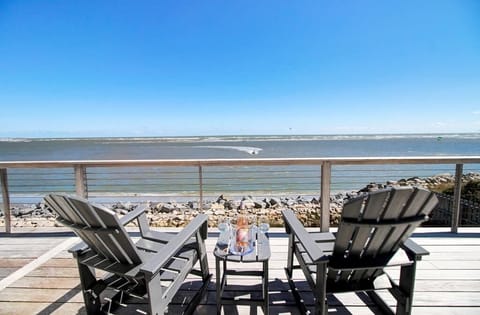 South Side, Oceanfront Deck, 1st Floor