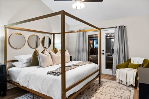 Elegant Master Suite: Indulge in luxury with a King size Purple mattress for your best sleep ever!