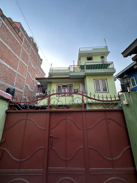 Exterior/private gate
