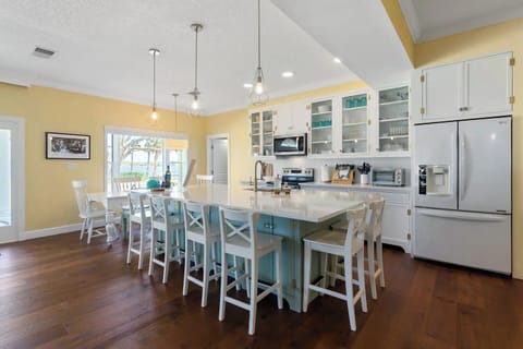 F2e1d31b bb54 4f44 9438 f70b64b8654e