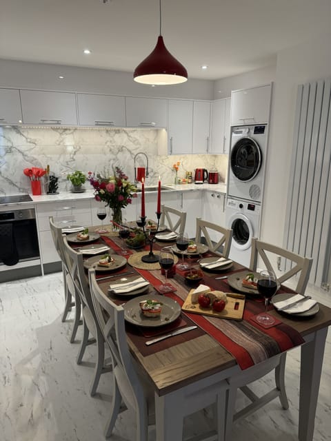 Kitchen & Dining Room