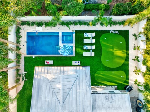Overhead shot of PV Escape with pool and backyard retreat