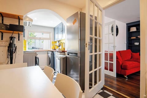 2e4b136a-5e32-4a6a-884e-129fb5305a78