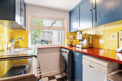 b91bc75d-445c-4ac0-8f6d-32b752bc651a