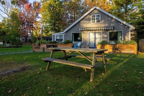 Welcome to Sturgeon River Cottage