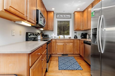 fully equipped kitchen